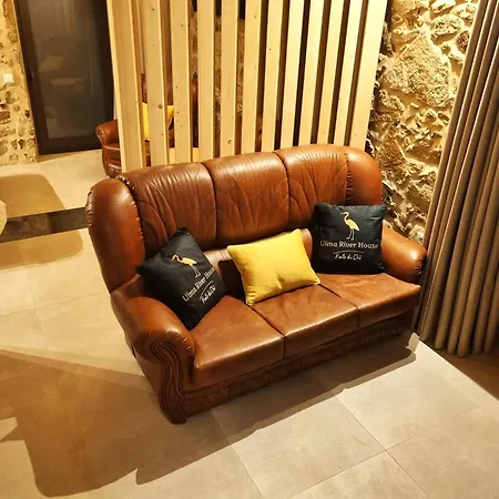 Uima River House 홈스테이 *